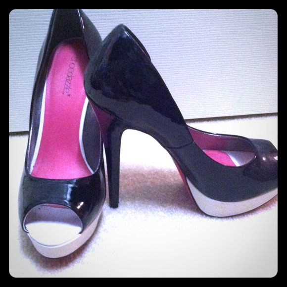 shoedazzle Shoes - Colorblock platform patent leather heels