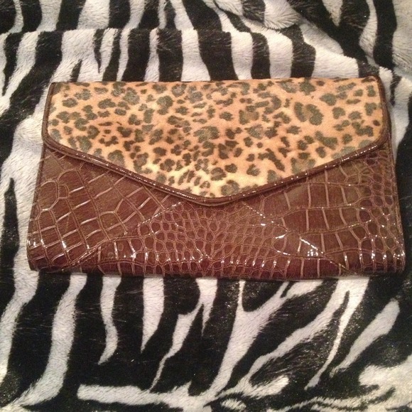 Leopard print clutch