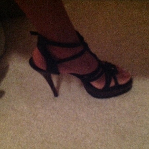 Authentic STUART WEITZMAN  Black Stillettos.