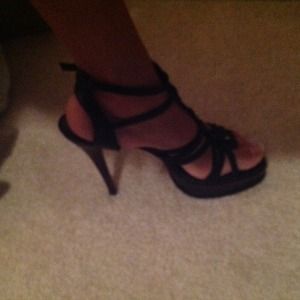 Authentic STUART WEITZMAN  Black Stillettos.