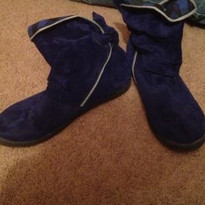 Blue suede booties!