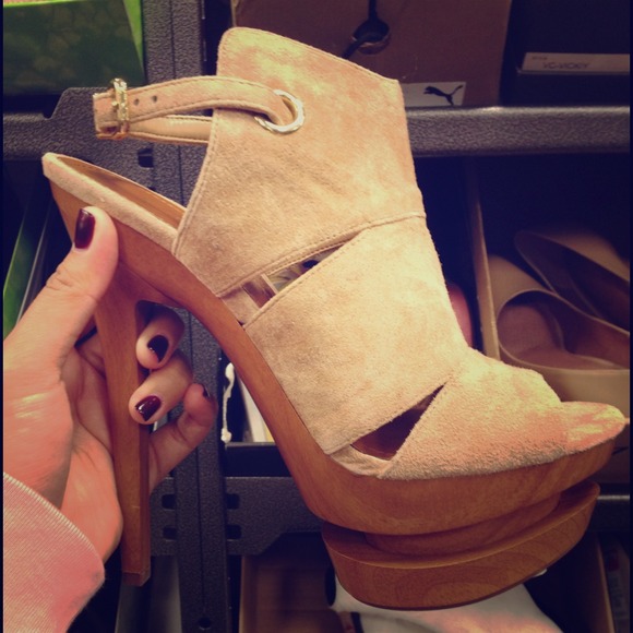 Jessica Simpson High Heels