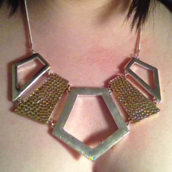 Statement necklace