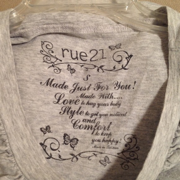 Sold Rue 21 Tshirt - Picture 2 of 2