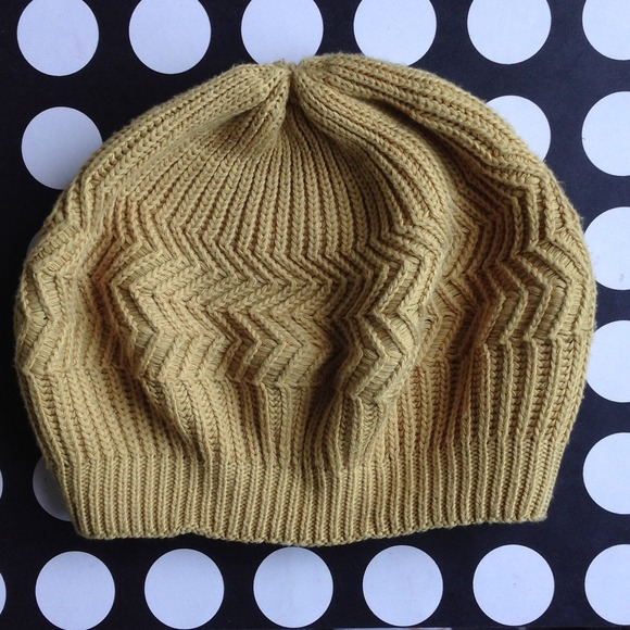 Forever 21 Accessories - F21 | Simple Knit Beret