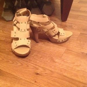 Gladiator style shoe by g by guess