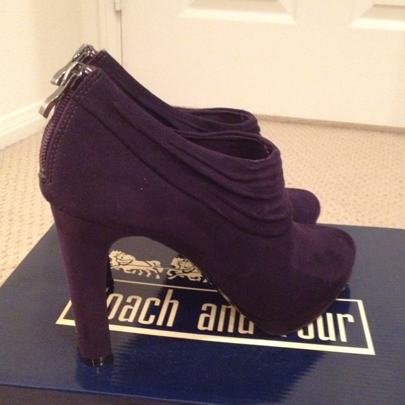 Coach and Four Purple Booties *NWT