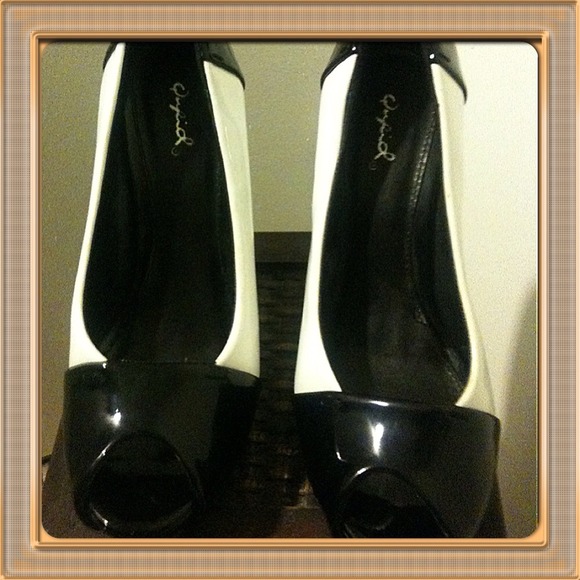 Qupid Shoes - Black and White wedge.