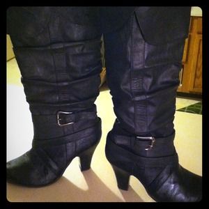 Size 6 :) very cute