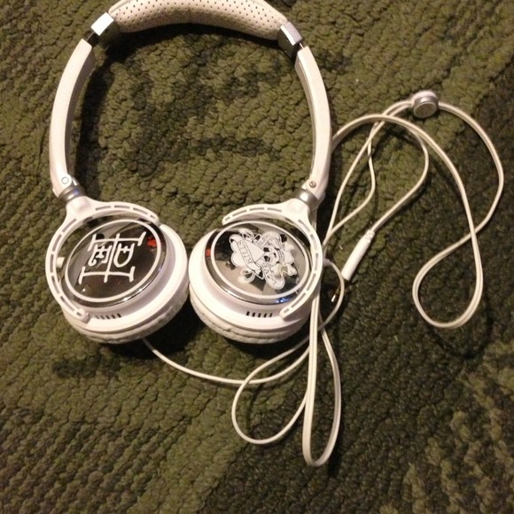 🚫🚫🚫SOLD🚫🚫🚫Ed Hardy Headphones