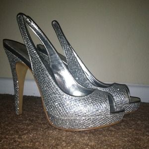 Lulu Townsend Glitter Pump