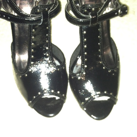 đź’ĄPrice reductionđź’ĄT strap shoes by Nina - Picture 3 of 3