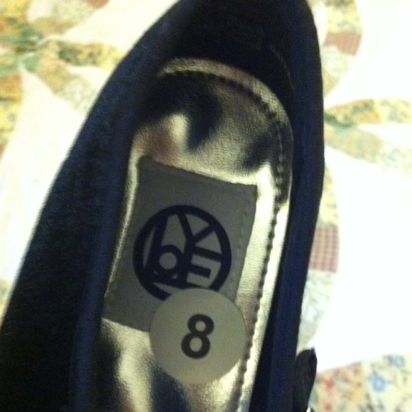 ******SOLD*******Velvet Mary Jane shoes NWT size 8 - Picture 4 of 4