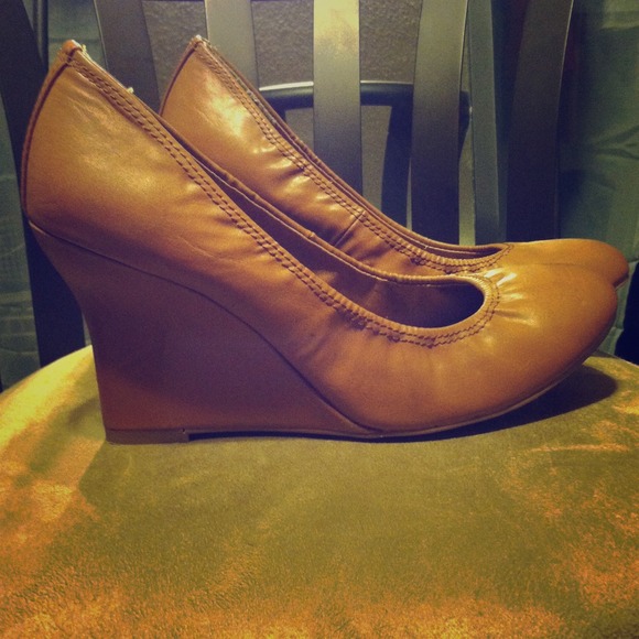 🔴SOLD🔴 Camel Tan Wedged Heels