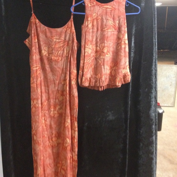 Hawaiian print dresses and shirts❌reduced❌