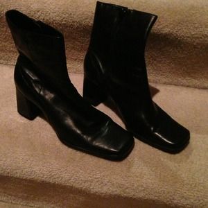Cathy Jean Ankle black boots