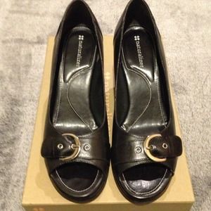 💥REDUCED💥 Naturalizer