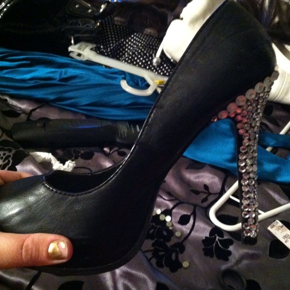 Shoes - Black heels with rhinestone heel