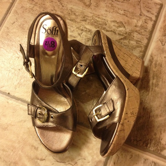 Sofft Shoes - Sofft gold wedge