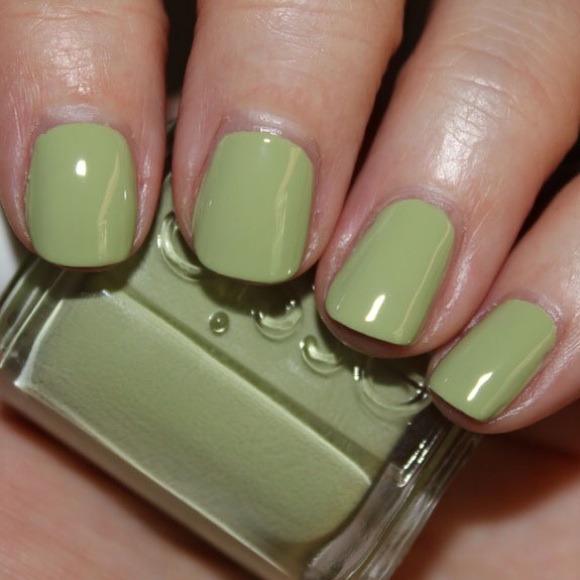 Essie Navigate Her nail polish