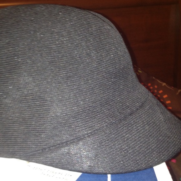 Kangol Accessories - REDUCED! Kangol Women's Tropic Colette Hat
