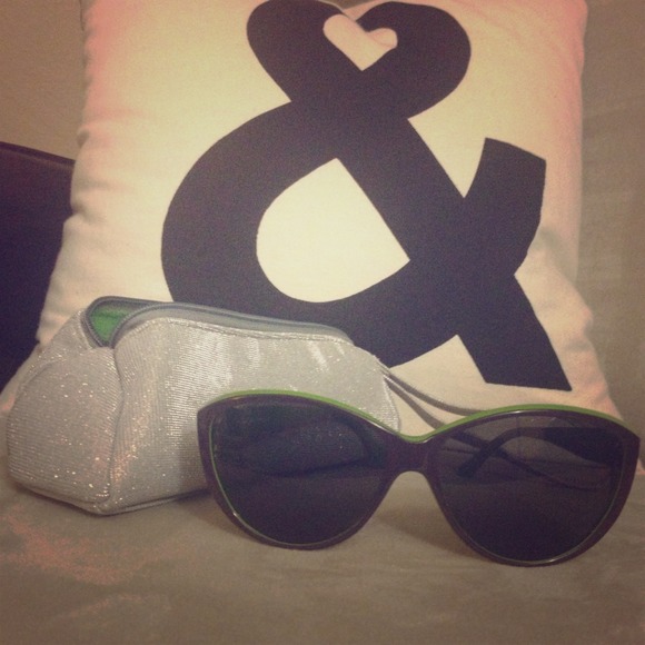 Michael Stars Accessories - Michael Stars Fresh Glam Sunglasses in Eggplant