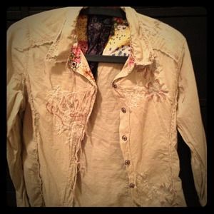 Miss Me long sleeve casual top.