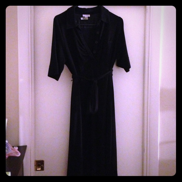 A Pea in the Pod Dresses & Skirts - Black maternity shirt dress