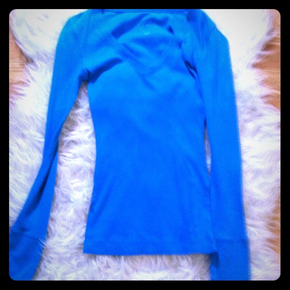 Long sleeve lilu shirt.