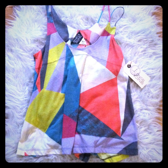 Brand new patterned tank.