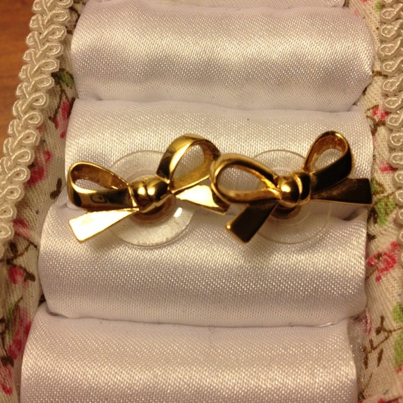 Jewelry - Kate Spade gold bow earings.