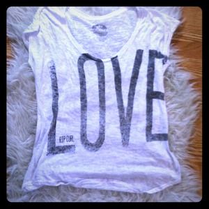 White rip curl boyfriend tee.