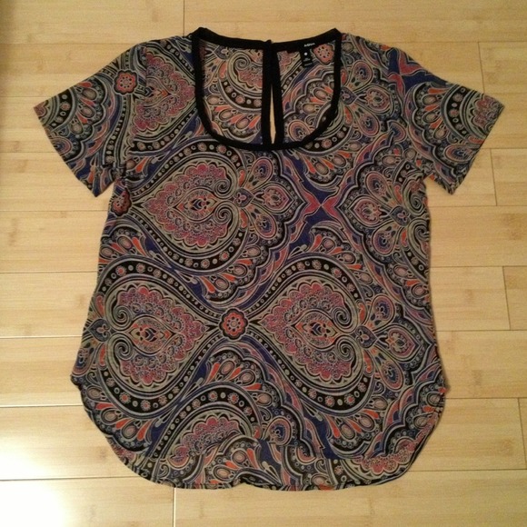 Aqua - Printed top with key hole back closure