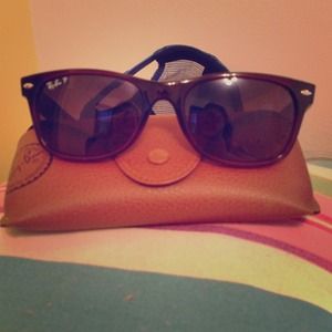 *** SOLD****Ray ban new wayfarer