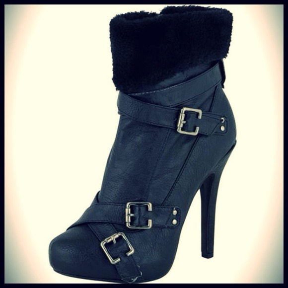 Black Fur Bootie
