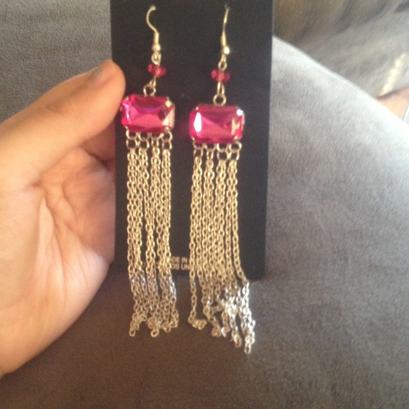 Earrings hold ***