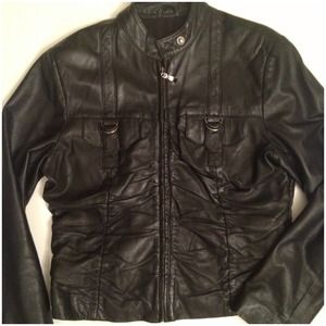 Jackets & Coats - Cropped pin tucked front Leather jacket Jackets & Coats - Cropped pin tucked front Leather jacket