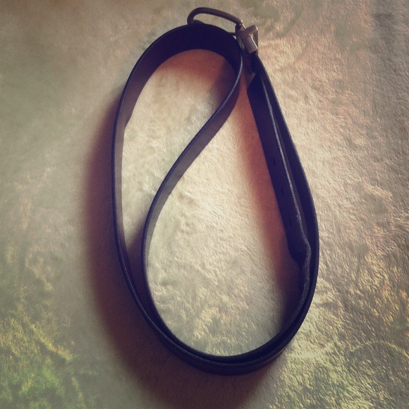 Reversible black and brown belt