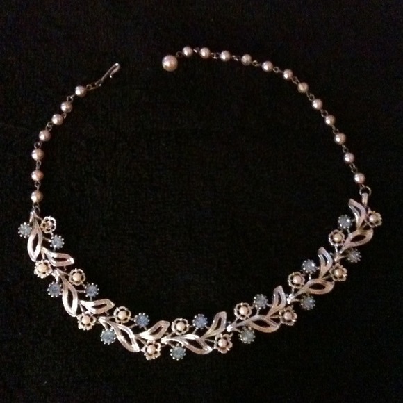 🎀🎀🎀 SOLD🎀🎀Vintage necklace.😘