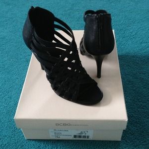 BCBG black strappy shoes