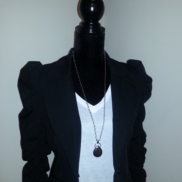 SOLD Arden B. Black blazer with structure sleeves