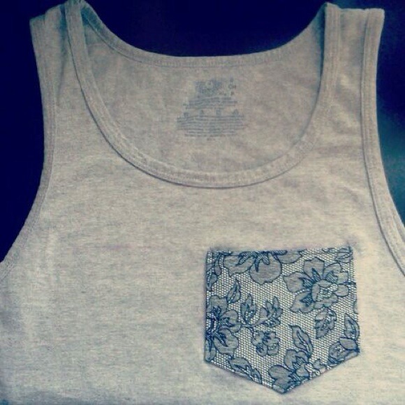 Tops - Floral pocket tank