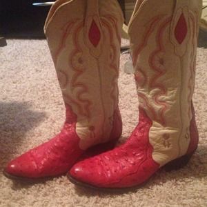 Women's corral boots size 8.5