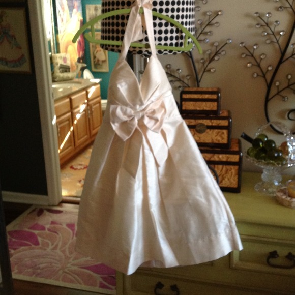 😍SOLD BUNDLE 😘Hot cream halter dress 😍