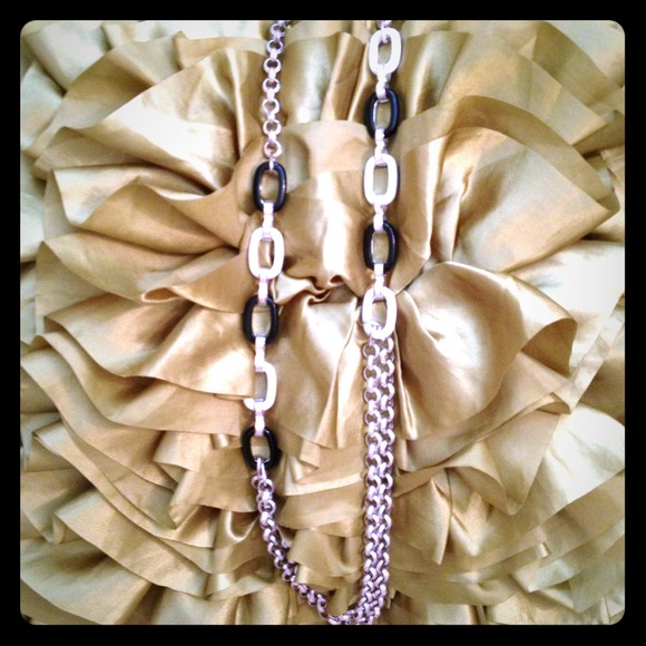 Black ad white looped statement necklace