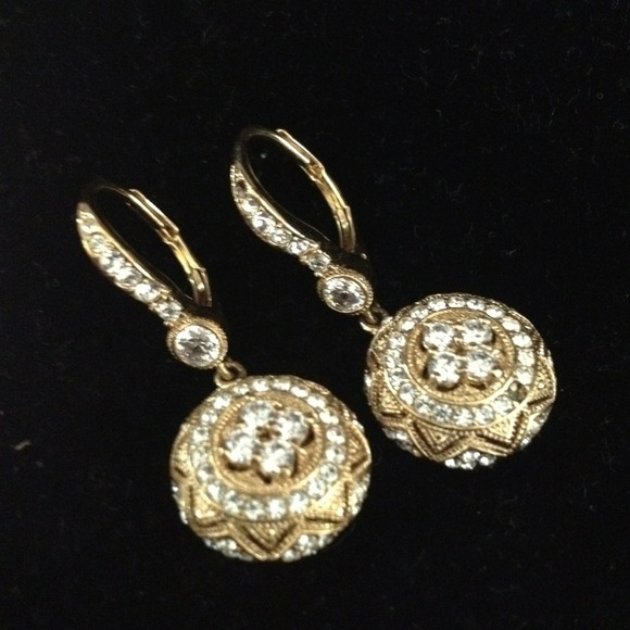 ❌HOLD BUNDLE❌ $20 Hanging Earrings - CZ & ring