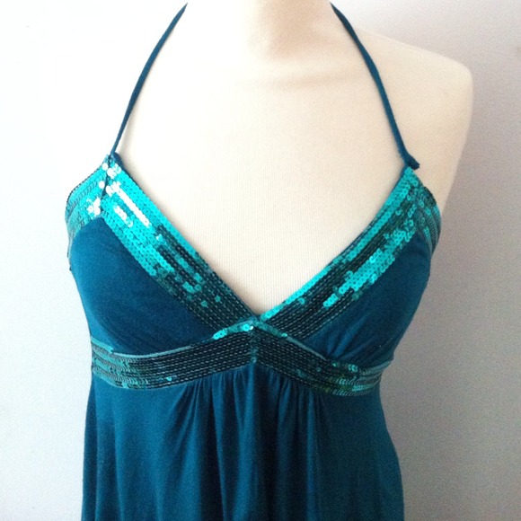 Dresses & Skirts - Cute sequined summer dress.