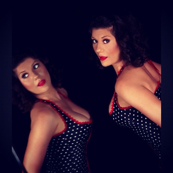 💐Bundled💋 - Picture 2 of 4