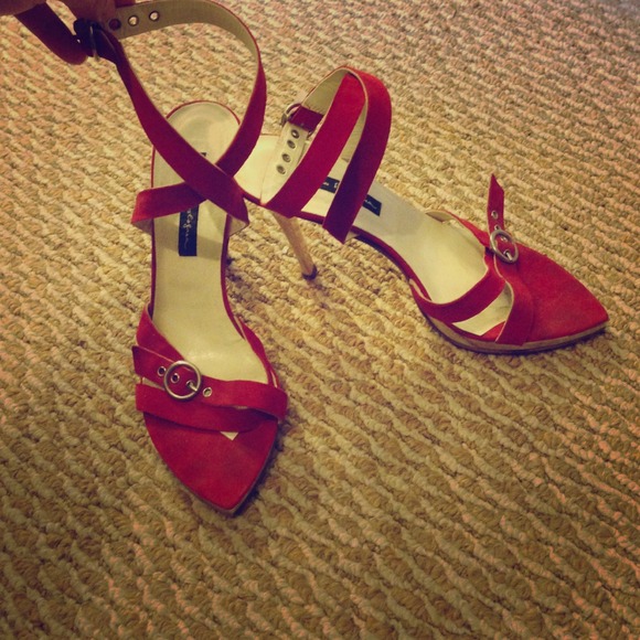 🔴SOLD🔴Authentic Mario Bologna Red Suede Pumps