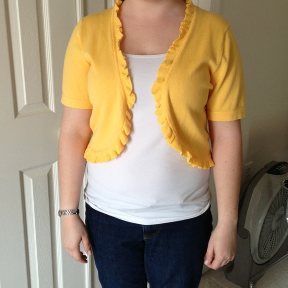 NWT Cropped yellow sweater